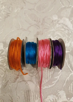 Lot de 4 bobines de ruban fin 2 mm – couleurs vives & pastel, marque: Celebrate, état: Très bon état, 4,49 €, 5,41 € Protection acheteurs incluse