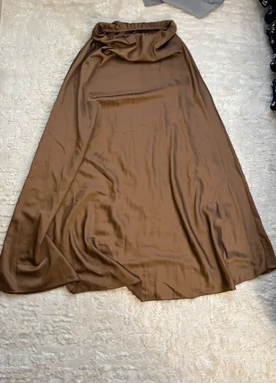 Jupe en satin, brand: Boutique indépendante, condizioni: Ottime, taglia: M / IT 42 / EU 38, €10.00, €11.20 include la Protezione acquisti