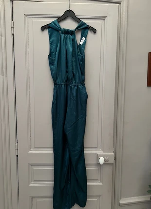 Longue combinaison pantalon satin bleu canard, marque: sansmarque, état: Neuf sans étiquette, taille: M / 38 / 10, 10,00 €, 11,20 € Protection acheteurs incluse