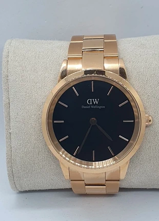 Montre Daniel Wellington rose gold, marke: Daniel Wellington, zustand: Sehr gut, größe: 39–42 mm, 49,00 €, 52,15 € inklusive Vinted-Käuferschutz