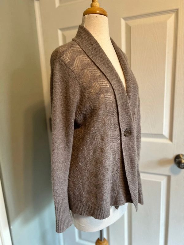 Cashmere cardigan 2