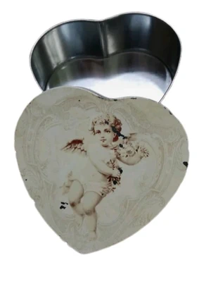 Boîte métal forme coeur, zustand: Sehr gut, 5,00 €, 5,95 € inklusive Vinted-Käuferschutz