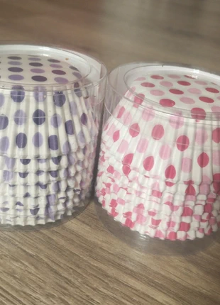 300 formas em papel roxas e cor de rosa bolinhas, brand: Local, condizioni: Nuovo senza cartellino, €3.00, €3.85 include la Protezione acquisti