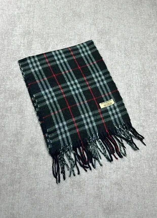 Écharpe Burberry bleu marine, brand: Burberry, condition: Very good, €45.00, €47.95 includes Buyer Protection Pro