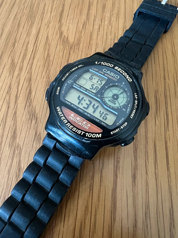 Rare Vintage Casio LED 10 1026 Indicator 1 1000 Sec Quartz Digital Watch Working