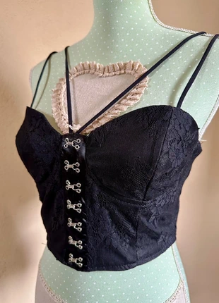 Crop Top de encaje negro con adornos metálicos - M, marque: Local, état: Neuf avec étiquette, taille: M / 38 / 10, 8,00 €, 9,10 € Protection acheteurs incluse