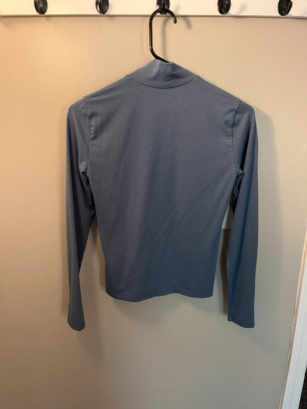 Abercrombie & Fitch Long Sleeve Top 2