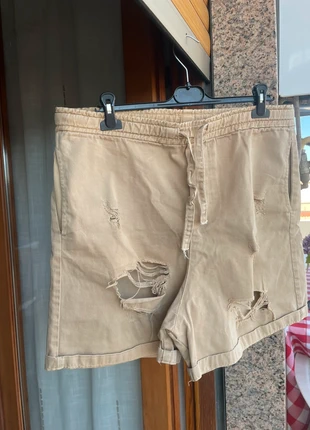 Shorts Beige con Effetto Strappato, marke: Made In Italy, zustand: Neu, größe: L / 40 / 12, 6,00 €, 7,00 € inklusive Vinted-Käuferschutz