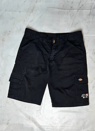 Short dickies noir taille 42 très bon état, marque: Dickies, état: Très bon état, taille: W42 | FR 52, 8,00 €, 9,10 € Protection acheteurs incluse