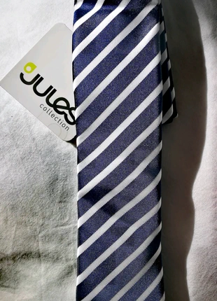 Cravate à rayures bleu marine et blanche Jules, marca: Jules, estado: Novo com etiquetas, €5.00, €5.95 inclui Proteção do Comprador
