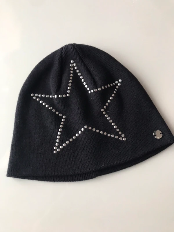 Bonnet noir esprit