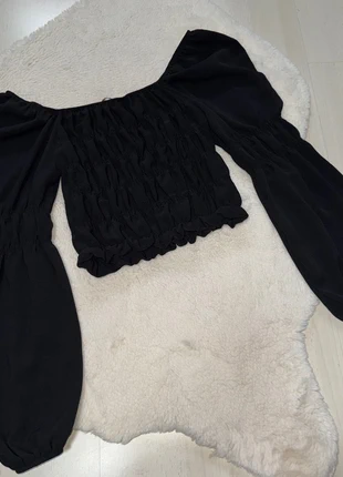 Blouse épaules dénudées noir, marque: Boohoo, état: Neuf sans étiquette, taille: M / 38 / 10, 4,00 €, 4,90 € Protection acheteurs incluse