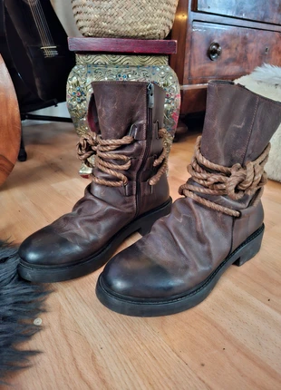 Boots 💜, marque: Inuovo, état: Très bon état, taille: 39, 20,00 €, 21,70 € Protection acheteurs incluse