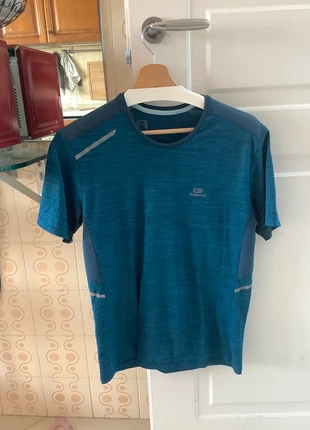 Maglietta blu per sport, brand: Decathlon, condizioni: Ottime, taglia: S, €2.00, €2.80 include la Protezione acquisti