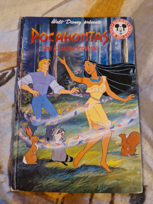 Livre Disney Pocahontas 1