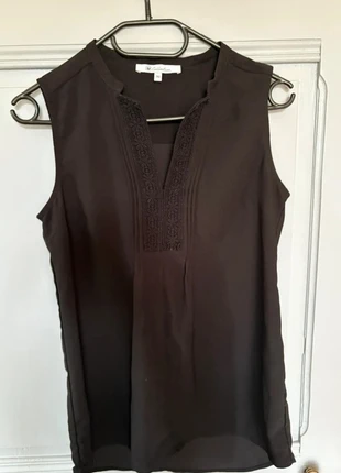 Blouse noire à détails broderie, marque: U Collection, état: Très bon état, taille: S / 36 / 8, 5,00 €, 5,95 € Protection acheteurs incluse