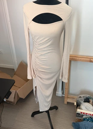 Robe Zara à fente taille s beige, marque: Zara, état: Très bon état, taille: S / 36 / 8, 9,00 €, 10,15 € Protection acheteurs incluse