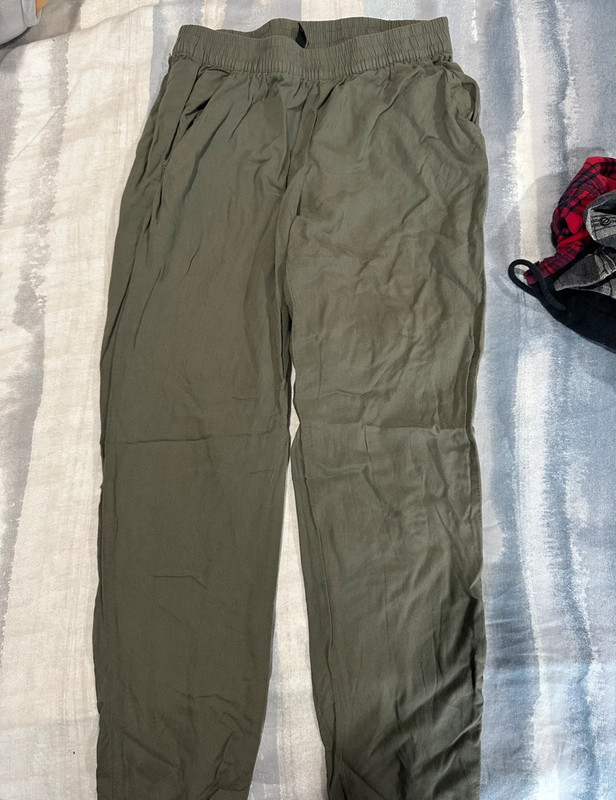 H&M Size 6 High Rise Jogger in Dark Olive 1