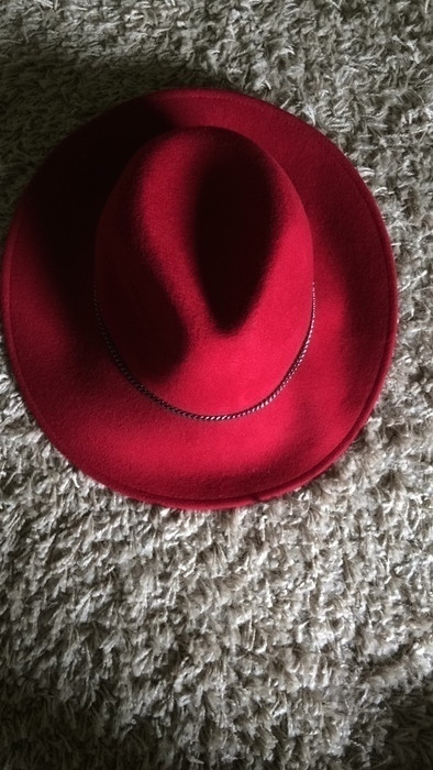Chapeau rouge moa 1