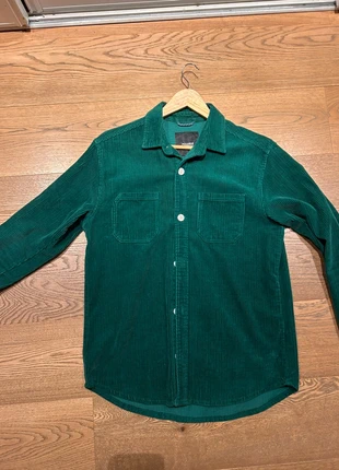 Surchemise Velours Côtelé Vert Sapin, marque: Pull & Bear, état: Très bon état, taille: S, 10,00 €, 11,20 € Protection acheteurs incluse