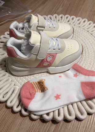 Zapatillas niña talla 28 blancas y rosas con corazones brillantes, merk: Rosa, staat: Nieuw zonder prijskaartje, maat: 28, € 21,90, € 23,70 inclusief Kopersbescherming