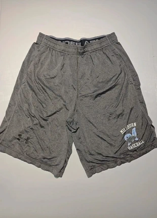 Short De Sport Under Armour - Gris - Taille M - Très bon état, marque: Under Armour, état: Très bon état, taille: M, 10,00 €, 11,20 € Protection acheteurs incluse