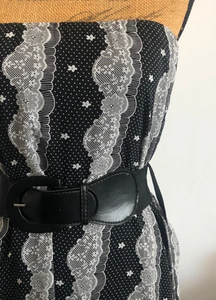 Robe bustier fluide motif dentelle , zustand: Sehr gut, größe: L / 40 / 12, 8,00 €, 9,10 € inklusive Vinted-Käuferschutz