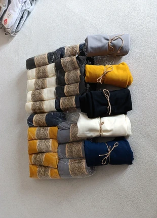 Lot de foulards, estado: Nuevo con etiquetas, 63,00 €, 66,85 € Protección al comprador incluida