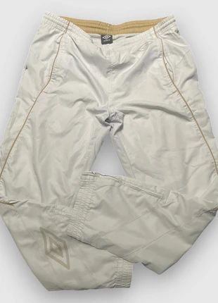 Pantalon de sport vintage Umbro – Blanc & Beige, marque: Umbro, état: Bon état, taille: M, 8,00 €, 9,10 € Protection acheteurs incluse