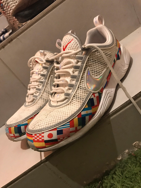 Nike clearance spiridon drapeau