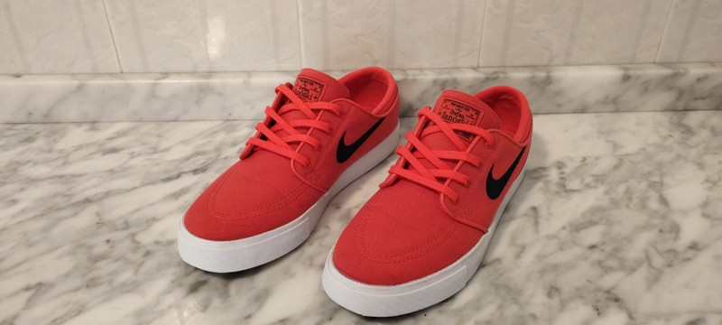 Stefan janoski hombre sale rojas