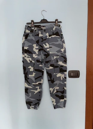 Jeans cargo mimetico blu azzurro Bershka, marca: Bershka, estado: Muito bom, tamanho: XXS / 32 / 4, €7.00, €8.05 inclui Proteção do Comprador