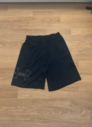 Under armour Shorts, marque: Under Armour, état: Très bon état, taille: M, 10,00 €, 11,20 € Protection acheteurs incluse