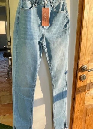 Jolie jean slim bleu avec fente - shein - taille S, marke: Shein, zustand: Neu, mit Etikett, größe: S / 36 / 8, 7,00 €, 8,05 € inklusive Vinted-Käuferschutz