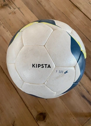 Ballon en très bon état taille4, brand: Kipsta, condition: Very good, size: L, €5.00, €5.95 includes Buyer Protection