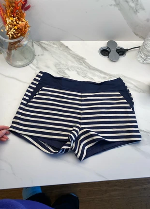 Short rayé bleu et blanc, marque: Naf Naf, état: Très bon état, taille: M / 38 / 10, 5,00 €, 5,95 € Protection acheteurs incluse