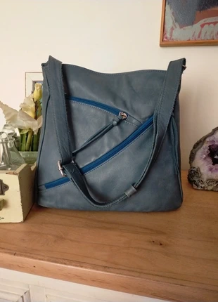 Bolso piel azul 💙, brand: Vic, condizioni: Buone, €28.00, €30.10 include la Protezione acquisti