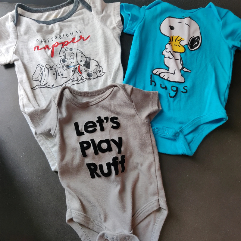 3 bodysuits for 0-3 months 1