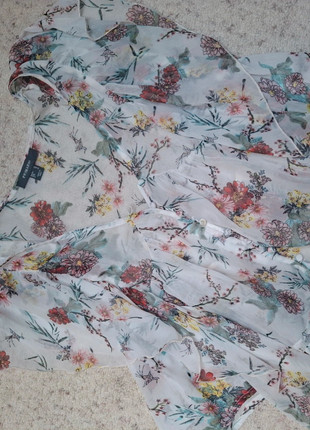 Blouse fleurs, marke: Primark, zustand: Sehr gut, größe: M / 38 / 10, 2,00 €, 2,80 € inklusive Vinted-Käuferschutz