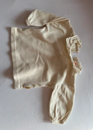 Shirtje, brand: Hema, condizioni: Ottime, taglia: 3-6 mesi / 62 cm, €2.50, €3.33 include la Protezione acquisti
