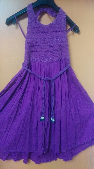 Robe violette genoux 1