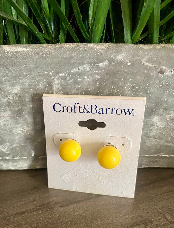 Women’s new yellow Croft and barrow yellow stud  earrings 1