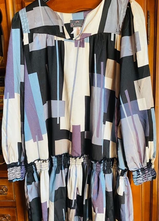 Robe manches longues effets satin taille s 36/38 à motifs illusion , marke: Illusion, zustand: Gut, größe: S / 36 / 8, 3,00 €, 3,85 € inklusive Vinted-Käuferschutz