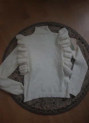 Pull blanc/écru neuf avec volants., brand: Made In Italy, condition: New with tags, size: S / 36 / 8, €8.00, €9.10 includes Buyer Protection