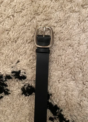 Black belt, marque: H&M, état: Très bon état, taille: 100 cm, 5,00 €, 5,95 € Protection acheteurs incluse