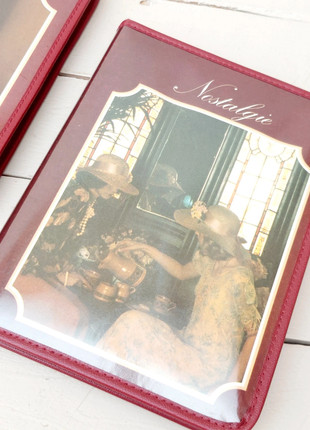 Vintage pennenetui met nostalgische prent van dames die koffie drinken, merk: Alfa Products, staat: Nieuw zonder prijskaartje, 13,50 €, 14,88 € inclusief Kopersbescherming