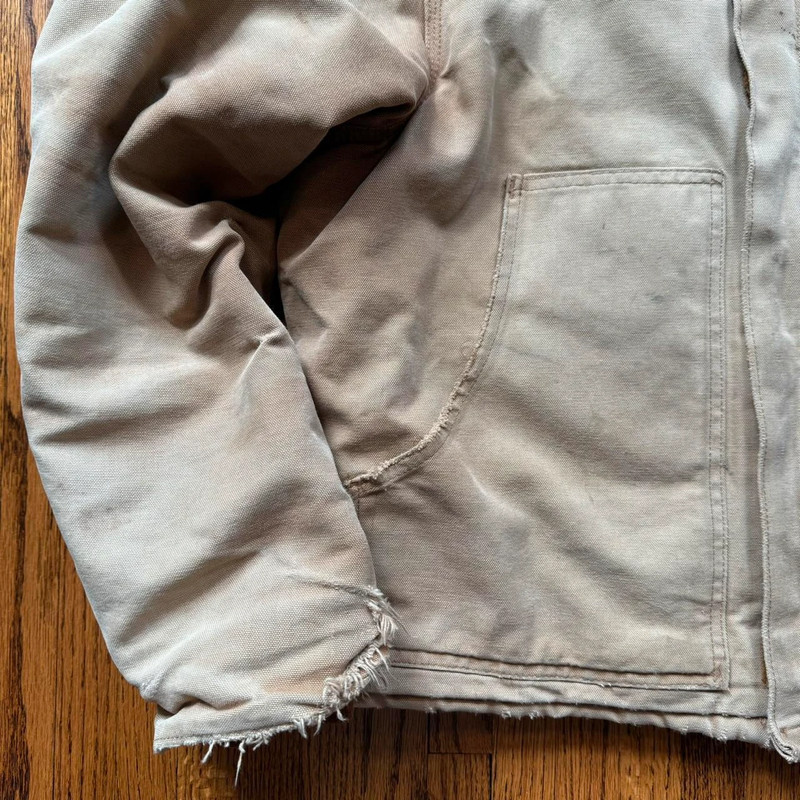 Vintage faded carhartt Detroit jacket 4