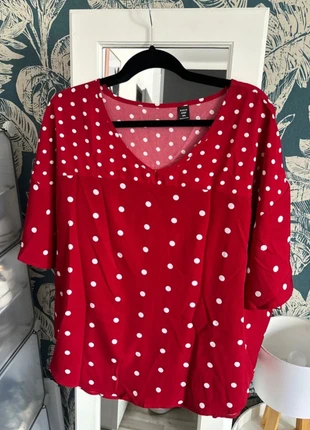 Blouse à pois 3XL, brand: Shein Curve, condition: New without tags, size: 6XL / 52 / 24, €6.00, €7.00 includes Buyer Protection