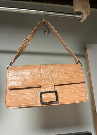 Sac à main baguette Monki effet croco - couleur pêche, marca: Monki, estado: Bueno, 3,00 €, 3,85 € Protección al comprador incluida