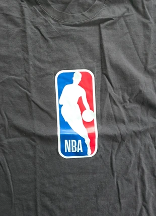 T shirt Logo Nba Basket, marke: Fruit of the Loom, zustand: Neu, mit Etikett, größe: XL, 12,00 €, 13,30 € inklusive Vinted-Käuferschutz